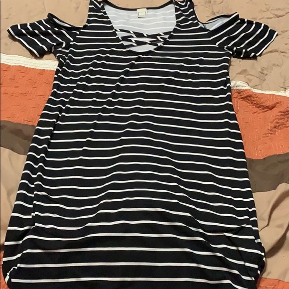 Dress - Picture 2 of 3